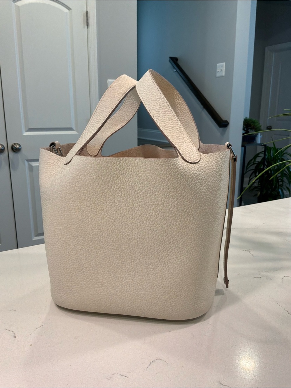 Off-White Cowhide Leather Bucket Handbag | Silver Hardware